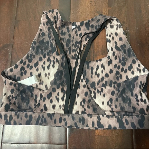 Fabletics Medium Impact Sports Bra Women’s 2X No Padding Strappy Athletic - Picture 2 of 5